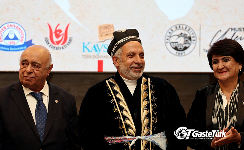 Başkan Yalçın’a Emir Timur’un Çapanı Giydirildi