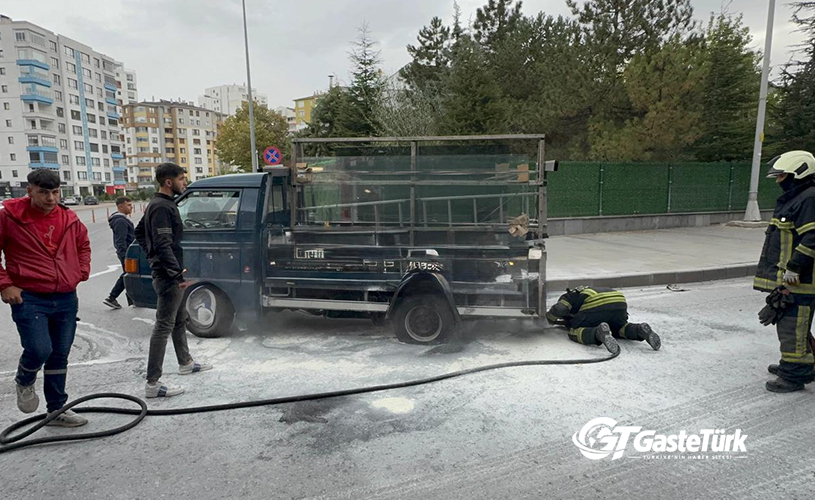 Kayseri’de seyir halindeki kamyonetin tekerleği alev aldı