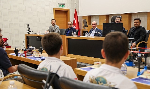 TEKNOFEST’te başarı kazanan Selçuklu takımlarından Pekyatırmacı’ya ziyaret