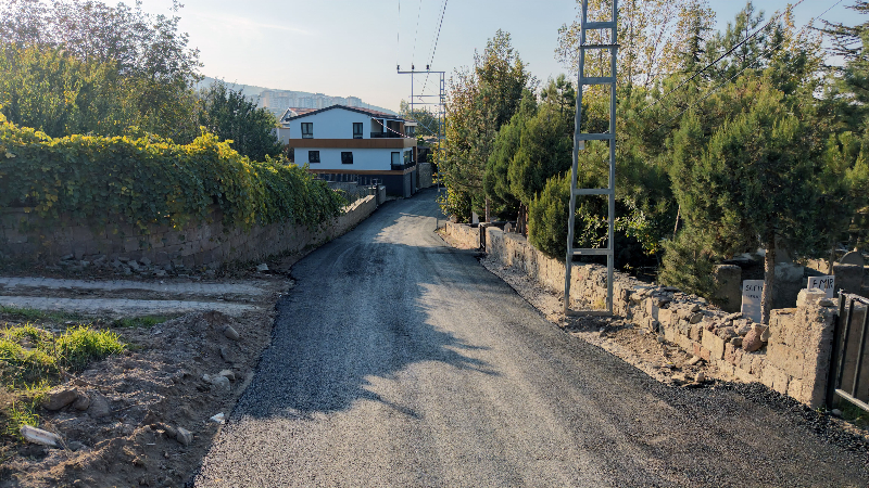 Talas’ın Kırsalında Asfalt Atağı: 2 Bin Metre Yol Yenilendi Talas’ın Kırsalında Asfalt Atağı: 2 Bin Metre Yol Yenilendi
